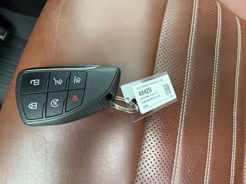 Used 2023 GMC Yukon XL Denali Ultimate AWD/4WD image 32