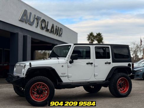 Used 2017 Jeep Wrangler Unlimited Sahara w/ Max Tow Package AWD/4WD image 1