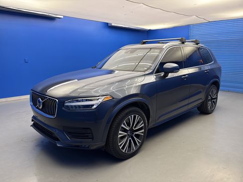 Used 2020 Volvo XC90 T6 Momentum AWD/4WD image 4