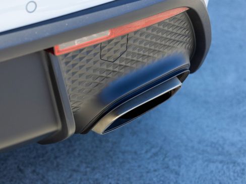 Certified 2025 Porsche Macan image 20