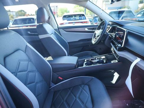 New 2026 Volkswagen Atlas Peak Edition image 31