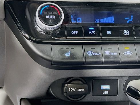 Used 2024 Hyundai Elantra SEL w/ Convenience Package FWD image 20