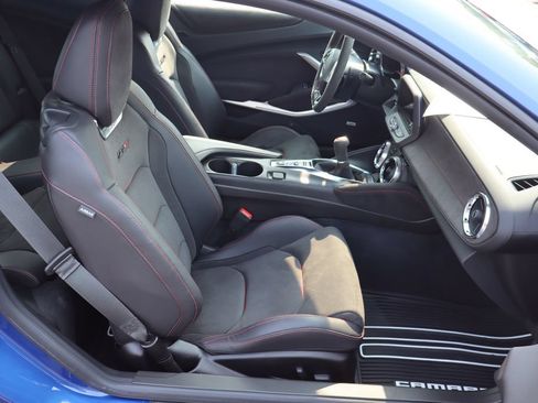 Used 2022 Chevrolet Camaro ZL1 RWD image 23