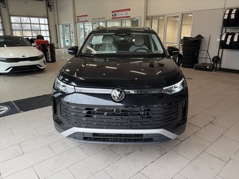 New 2026 Volkswagen Tiguan SE image 2