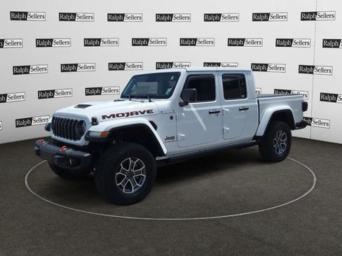 Used 2026 Jeep Gladiator Mojave AWD/4WD image 2