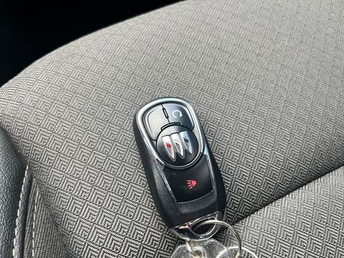 Used 2025 Buick Encore GX Preferred AWD/4WD image 23