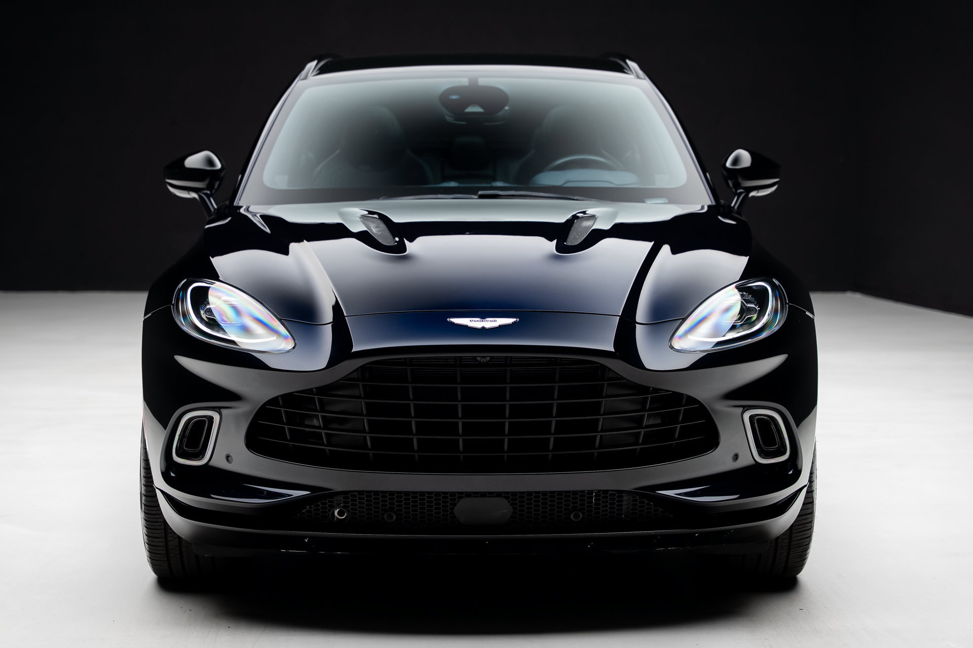 Used 2021 Aston Martin DBX AWD/4WD image 7