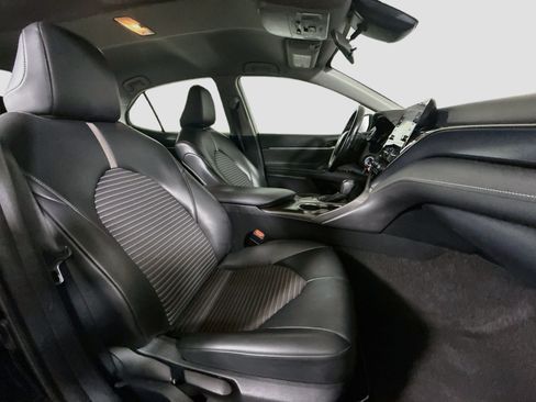 Used 2022 Toyota Camry SE FWD image 28