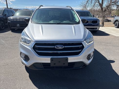 Used 2017 Ford Escape SE w/ Equipment Group 201A image 3