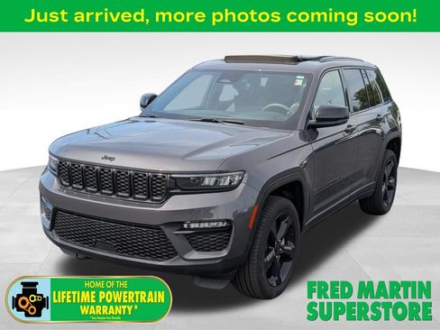 Used 2024 Jeep Grand Cherokee Limited w/ Black Appearance Package AWD/4WD image 1