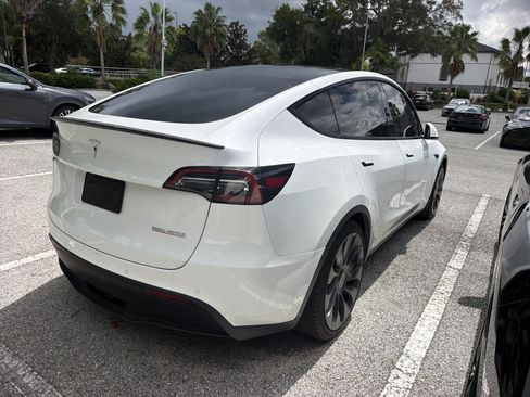 Used 2022 Tesla Model Y Performance AWD/4WD image 2
