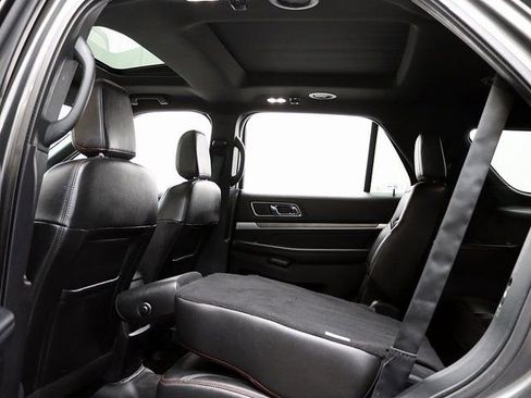 Used 2018 Ford Explorer Sport w/ Equipment Group 401A image 13