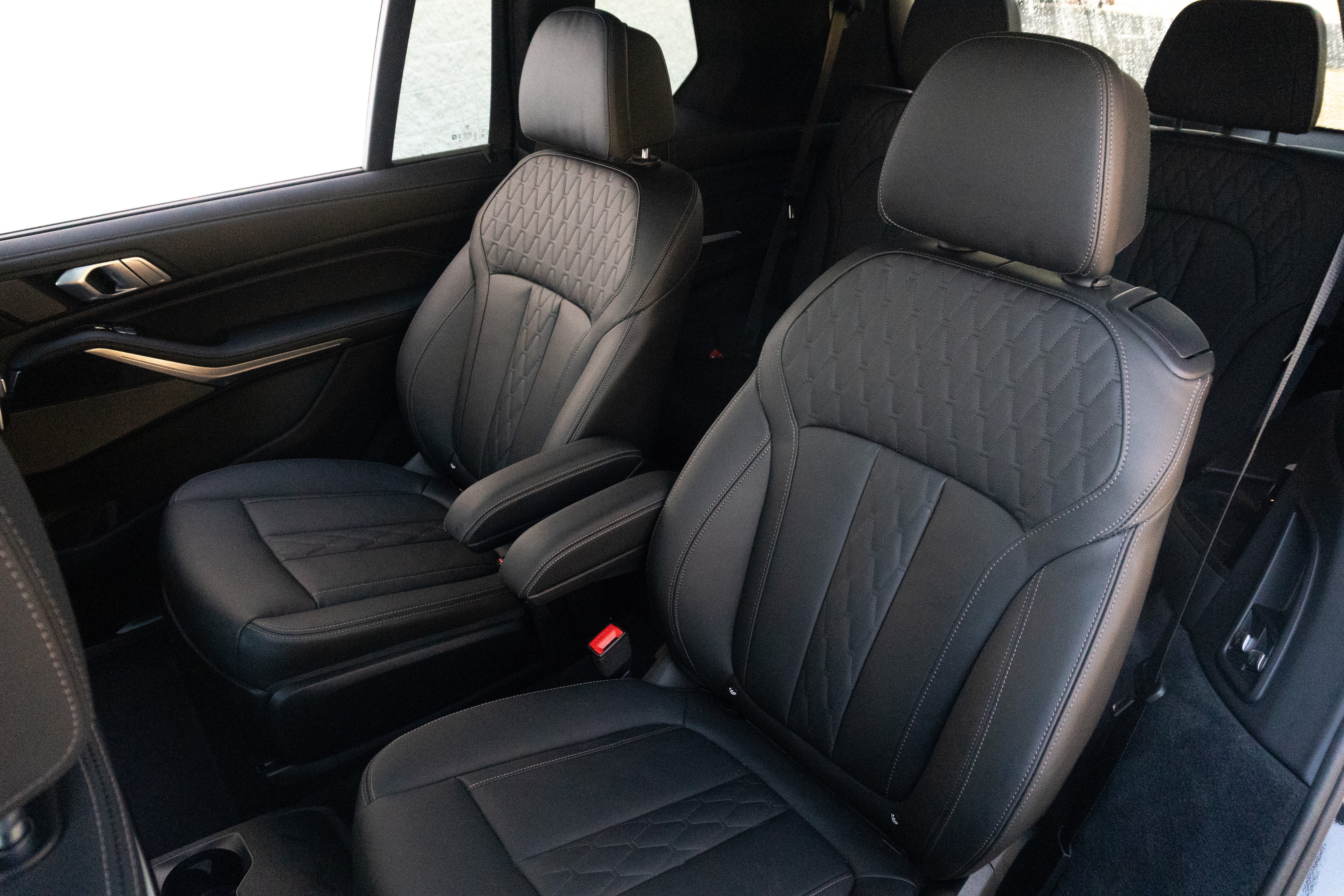 Certified 2025 BMW X7 M60i AWD/4WD image 35