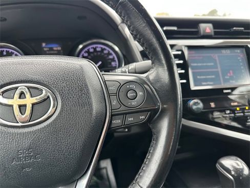 Used 2020 Toyota Camry SE image 22