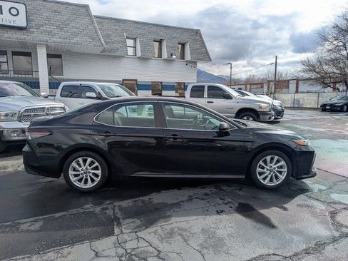 Used 2021 Toyota Camry LE image 2
