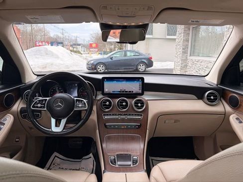 Used 2022 Mercedes-Benz GLC 300 4MATIC w/ Driver Assistance Package image 17