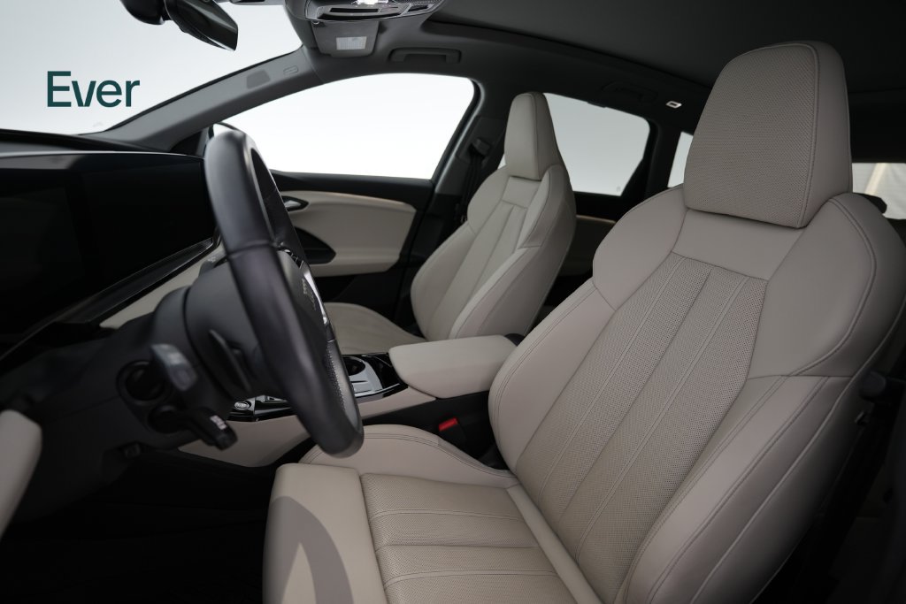 Used 2025 Audi Q6 e-tron Premium Plus AWD/4WD image 4