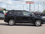 Used 2017 Jeep Cherokee Limited image 2