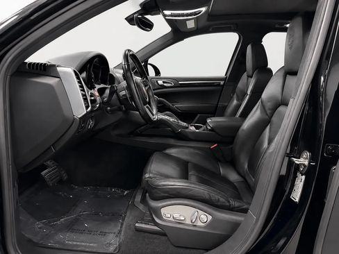 Used 2017 Porsche Cayenne AWD/4WD image 11