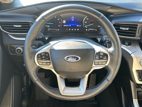 Used 2021 Ford Explorer XLT w/ Equipment Group 202A image 19
