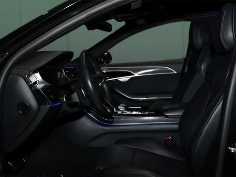 Used 2022 Audi S8 4.0T w/ S8 Executive Package image 9