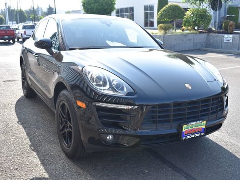 Used 2017 Porsche Macan AWD/4WD image 3