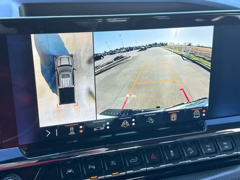 Used 2025 Chevrolet Silverado 1500 ZR2 w/ Technology Package AWD/4WD image 17