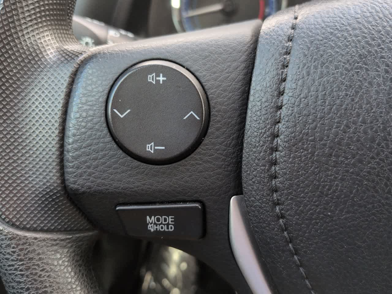 Used 2017 Toyota Corolla LE FWD image 22