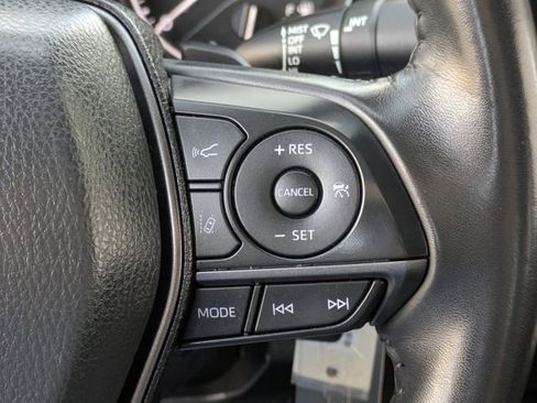 Used 2024 Toyota Camry SE image 19