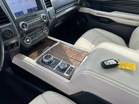Used 2020 Ford Expedition Platinum AWD/4WD image 19