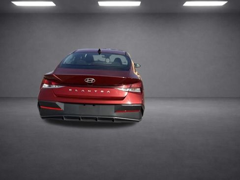 Used 2024 Hyundai Elantra SEL FWD image 20