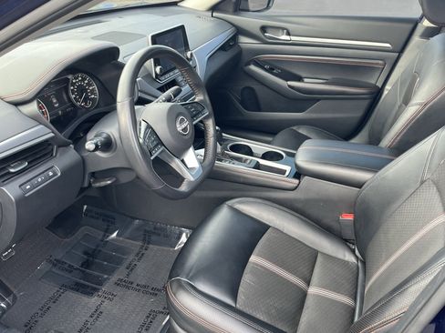 Used 2023 Nissan Altima 2.5 SR FWD image 9