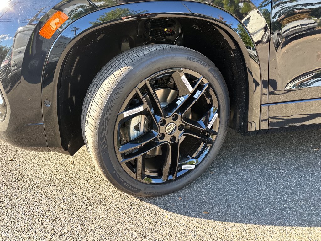 New 2026 Volkswagen Tiguan SE R-Line AWD/4WD image 7