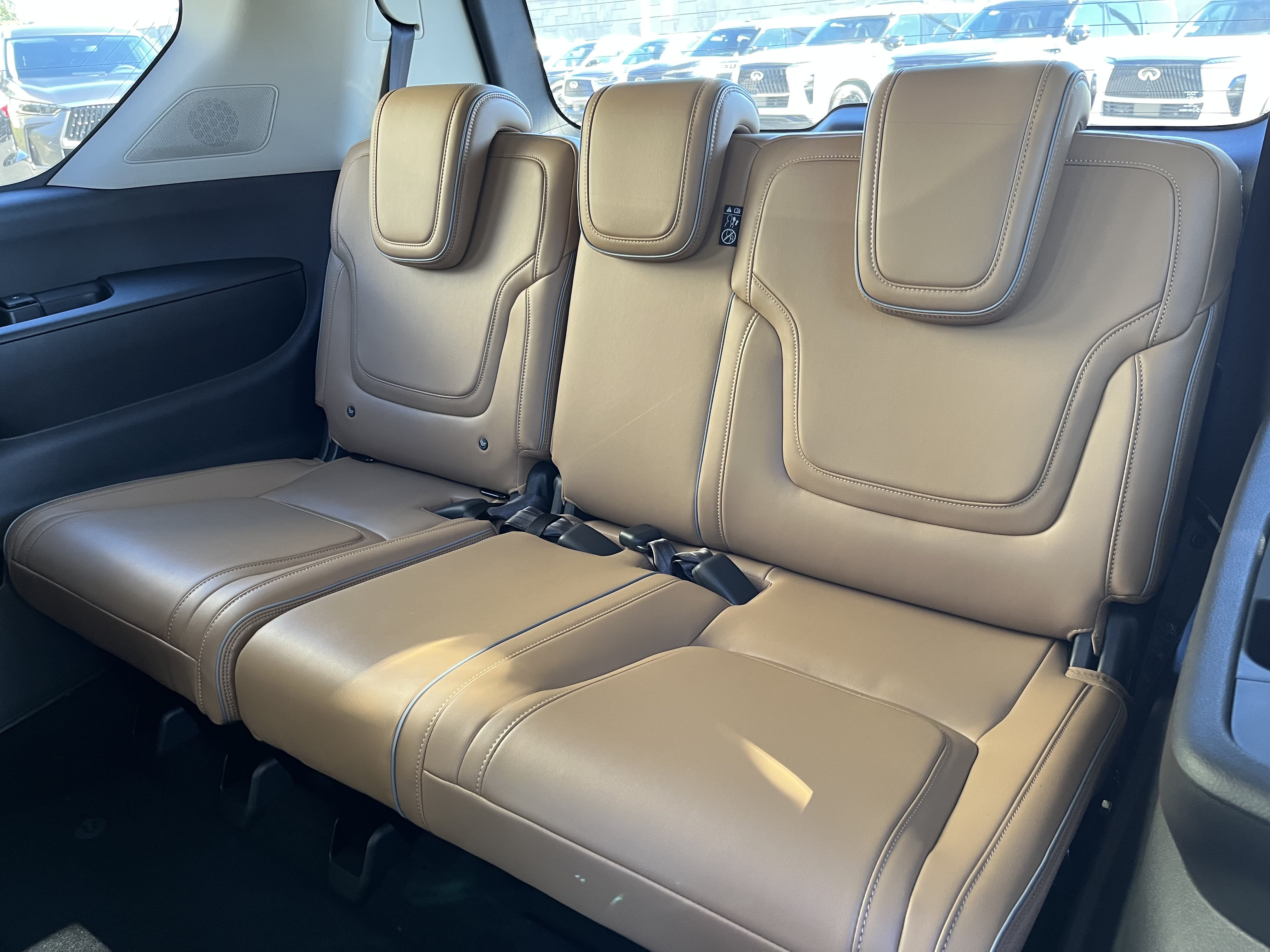 New 2027 INFINITI QX80 Luxe w/ Cargo Package RWD image 14