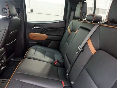 Used 2023 GMC Canyon AT4 w/ AT4 Premium Package AWD/4WD image 11