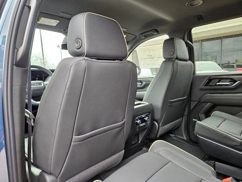 New 2026 GMC Yukon Elevation image 23