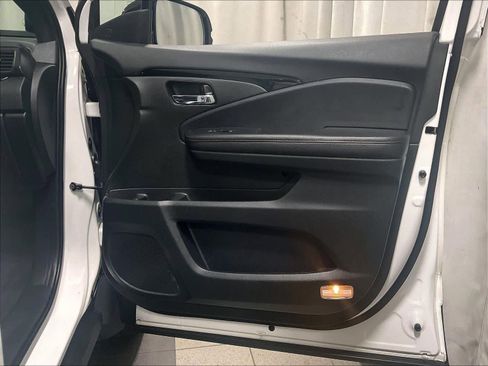 Used 2024 Honda Ridgeline Black Edition image 12