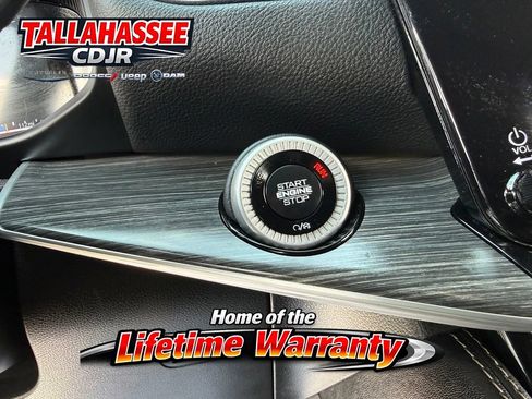 Used 2024 Jeep Wagoneer Series II w/ Flexible Seating Group RWD image 20