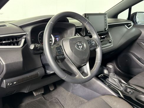 Used 2022 Toyota Corolla SE FWD image 3