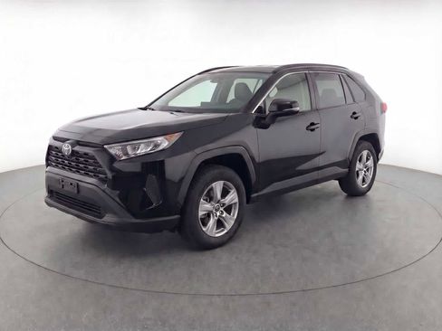 Used 2025 Toyota RAV4 XLE image 1
