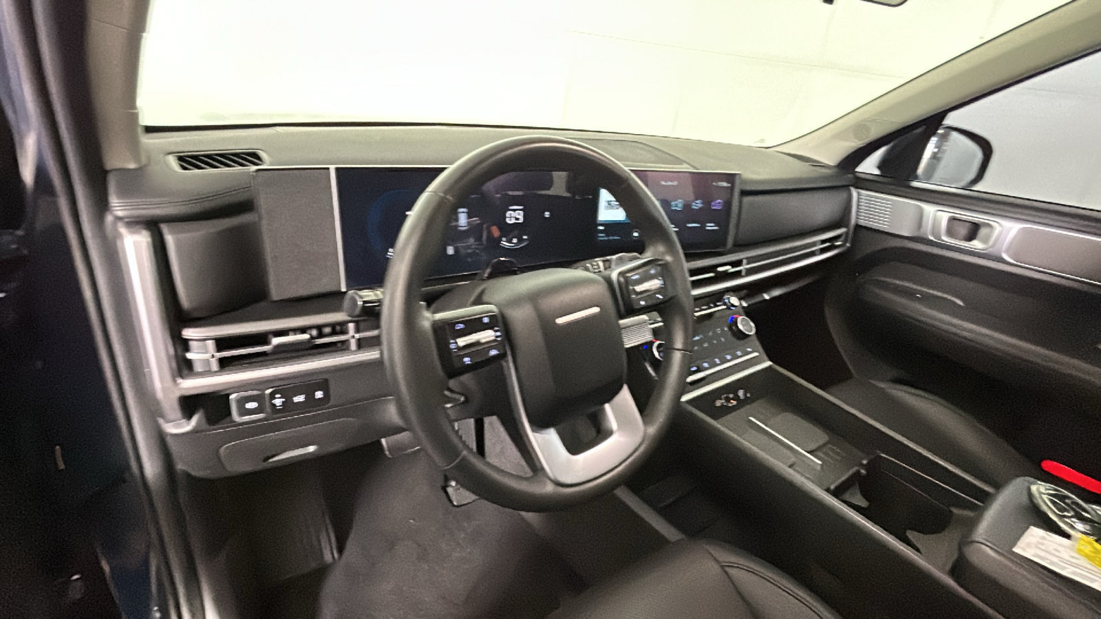 Used 2025 Hyundai Santa Fe SEL AWD/4WD image 16