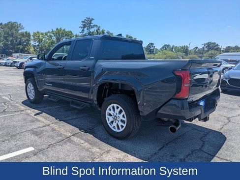 Used 2024 Toyota Tacoma SR5 AWD/4WD image 6
