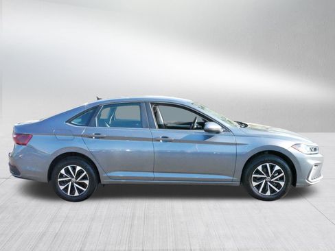 Certified 2025 Volkswagen Jetta S image 8