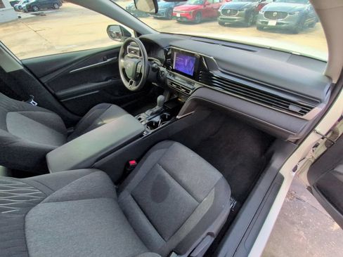 Used 2025 Toyota Camry LE FWD image 31