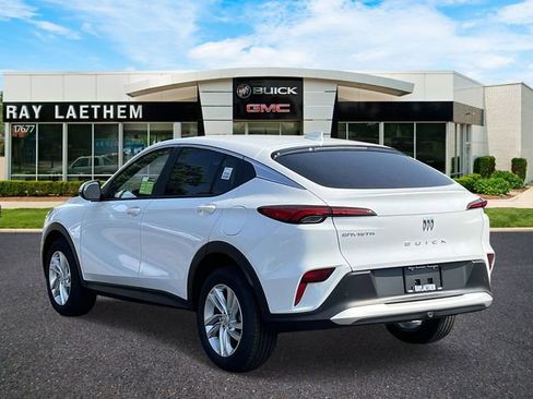 Used 2025 Buick Envista Preferred w/ Convenience I Package image 3