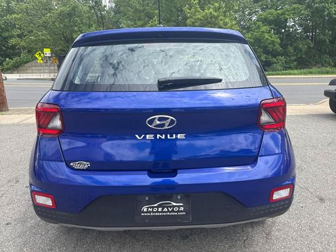 Used 2023 Hyundai Venue SE w/ Cargo Package FWD image 6