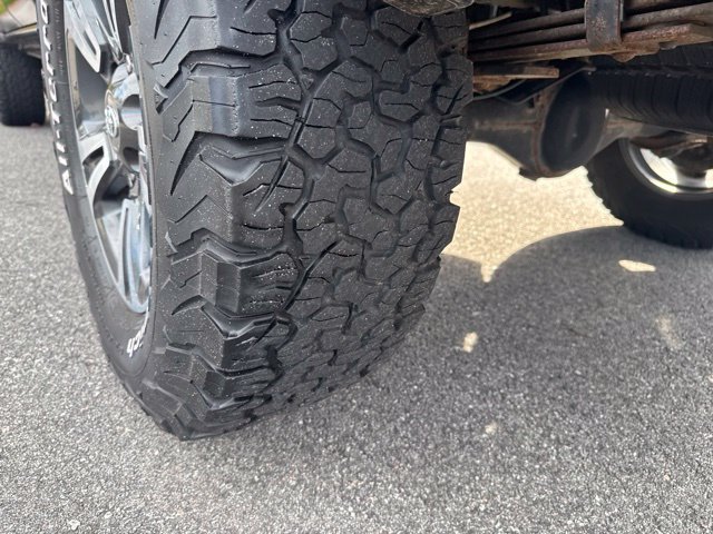 Used 2016 Toyota Tacoma TRD Sport w/ Towing Package AWD/4WD image 9