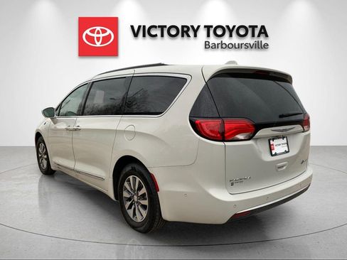 Used 2020 Chrysler Pacifica Limited w/ Advanced Safetytec Group image 3