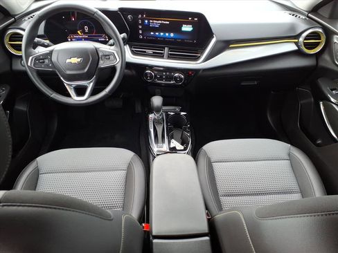 Used 2024 Chevrolet Trax LT w/ Driver Confidence Package image 8