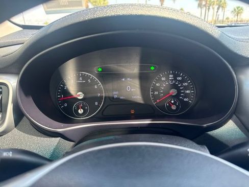 Used 2020 Kia Sorento LX FWD image 11